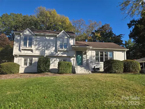 7214 Fox Hunt Rd, Charlotte, NC 28212