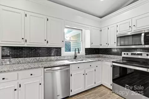 Kitchen - 7918 Sarah Dr, Denver, NC 28037 photo 2 of 2