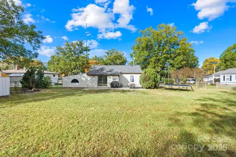 312 E 26th St, Kannapolis, NC 28083 photo 5