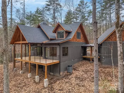 215 High Hemlock Trl, Brevard, NC 28712
