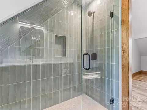 Bath - 215 High Hemlock Trl, Brevard, NC 28712 photo 11 of 11