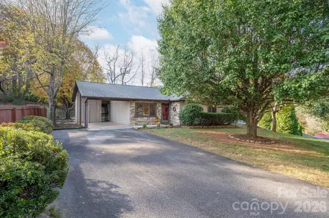 24 Green Acres Dr, Candler, NC 28715