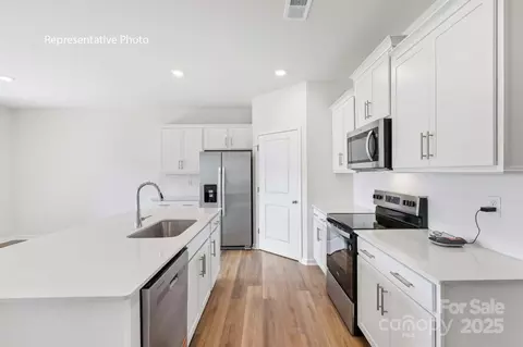 Kitchen - 1513 Secrest Commons Dr, Monroe, NC 28112 photo 3 of 5