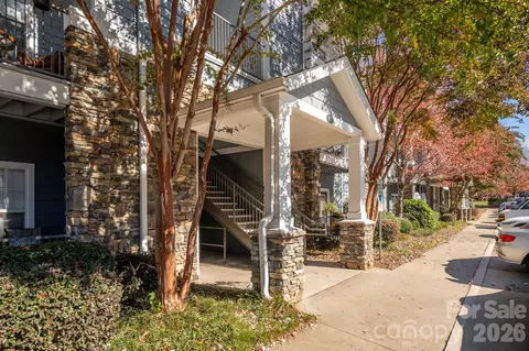 600 Vista Lake 4 Dr #4, Candler, NC 28715