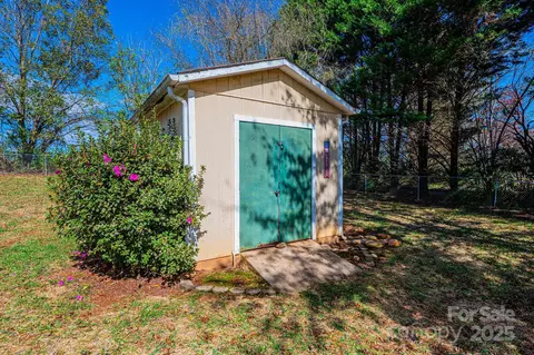 3567 Smithfield Nw Dr NW, Conover, NC 28613 photo 12
