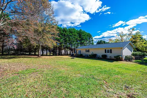 3567 Smithfield Nw Dr NW, Conover, NC 28613 photo 10
