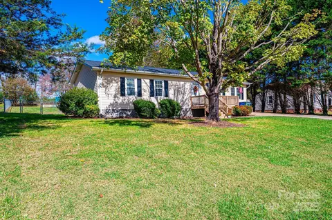 3567 Smithfield Nw Dr NW, Conover, NC 28613 photo 5
