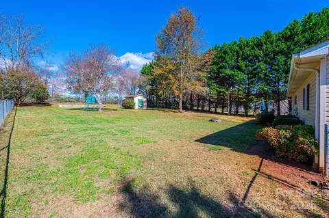 3567 Smithfield Nw Dr NW, Conover, NC 28613 photo 9