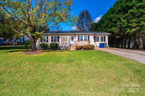 3567 Smithfield Nw Dr NW, Conover, NC 28613 photo 3