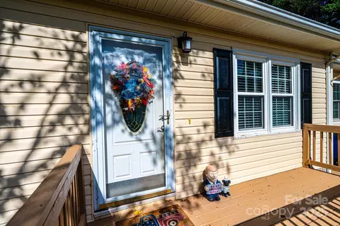 3567 Smithfield Nw Dr NW, Conover, NC 28613 photo 6