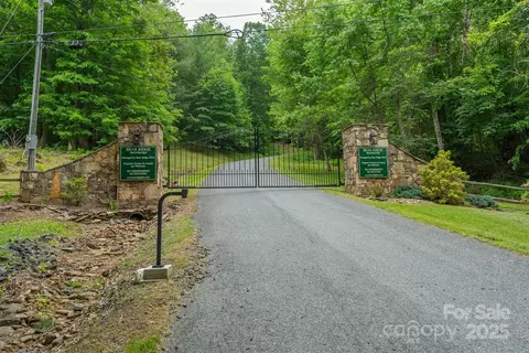 999 Bear Springs Qq Rd #QQ, Bakersville, NC 28705