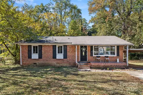 4838 Hidden Valley Rd, Charlotte, NC 28213