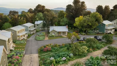 23 Fireside Dr, Asheville, NC 28806