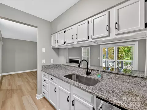 Kitchen - 20115 Henerson Roa Rd #D, Cornelius, NC 28031 photo 2 of 2