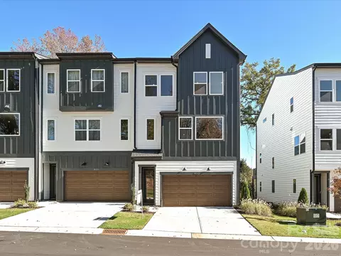 8040 Cedarsmith Ct, Charlotte, NC 28217