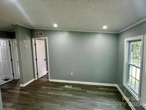 Living - 5458 Foxcroft Dr, Fort Lawn, SC 29714 photo 5 of 6