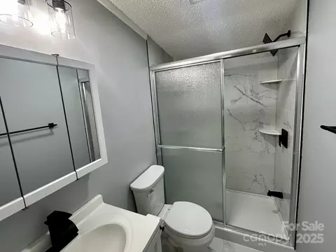 Bath - 5458 Foxcroft Dr, Fort Lawn, SC 29714 photo 2 of 2