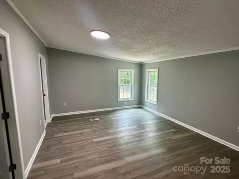 Living - 5458 Foxcroft Dr, Fort Lawn, SC 29714 photo 4 of 6