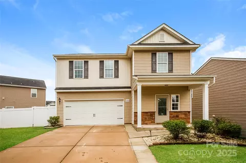 12103 Brittondale Ln, Charlotte, NC 28215