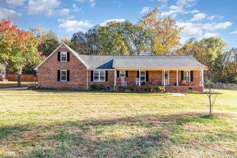 2595 Shamrock Rd, Harrisburg, NC 28075