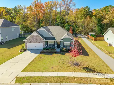 200 Clauser S Rd S, Mount Holly, NC 28120
