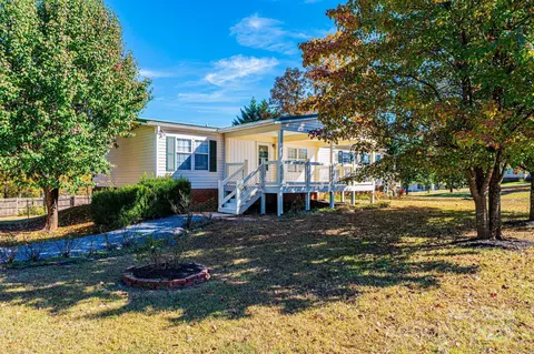 4086 Beckys Dr, Lenoir, NC 28645