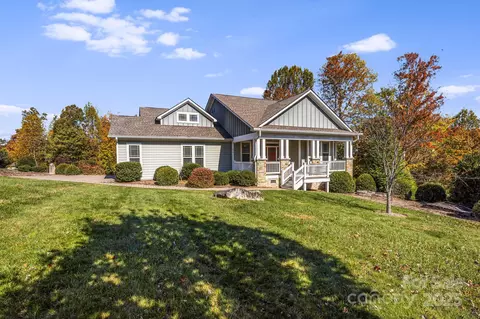 514 Monarch Rd, Hendersonville, NC 28739