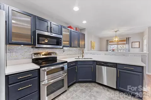813 Rock Lake Gln, Fort Mill, SC 29715