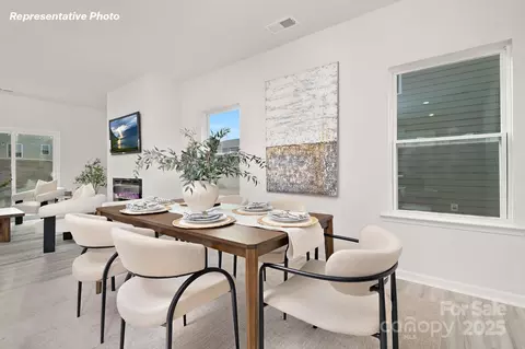 Dining - 1526 Secrest Commons Dr, Monroe, NC 28112 photo 2 of 3