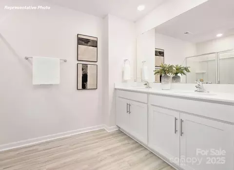 Bath - 1526 Secrest Commons Dr, Monroe, NC 28112 photo 2 of 3