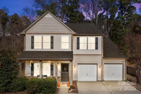 125 Devynn Ridge Ct, Mount Holly, NC 28120