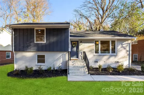 5045 Murrayhill Rd, Charlotte, NC 28210