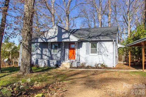 2854 Burbank Dr, Charlotte, NC 28216