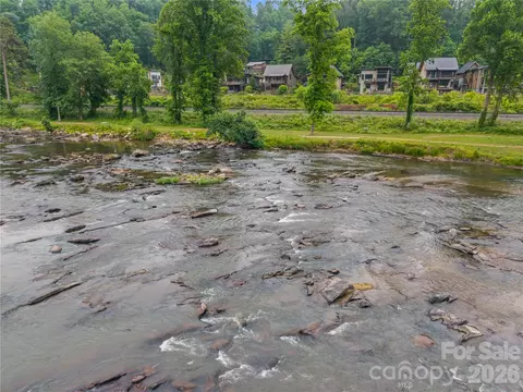 40 River Run, Asheville, NC 28804