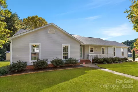 4330 Cross Ridge Dr, Gastonia, NC 28056