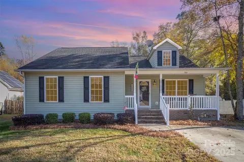 522 Kittiewake Ln, Clover, SC 29710