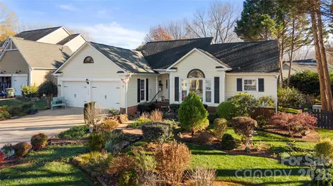 12408 Cedar Fall Dr, Huntersville, NC 28078