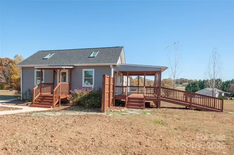 182 Red Hawk Ln, Olin, NC 28660 photo 3