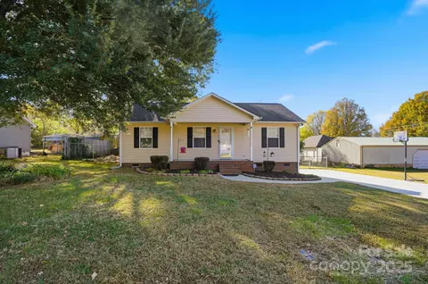 406 E Corriher St, Landis, NC 28088