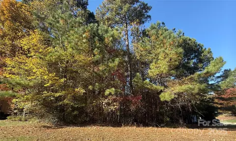 8870 Braxton Dr, Sherrills Ford, NC 28673