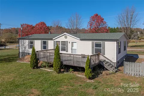 31 Little Hungry Rd, Hendersonville, NC 28792