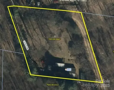282 Lewis Dr, Waynesville, NC 28786
