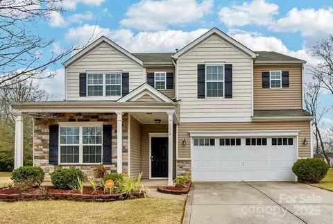 8826 Gray Willow Rd, Charlotte, NC 28227