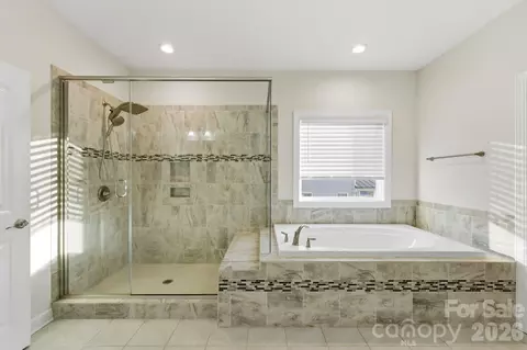 Bath - 374 Hampton Trail Dr, Fort Mill, SC 29708 photo 2 of 2