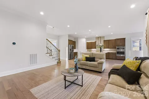 Living - 374 Hampton Trail Dr, Fort Mill, SC 29708 photo 5 of 5