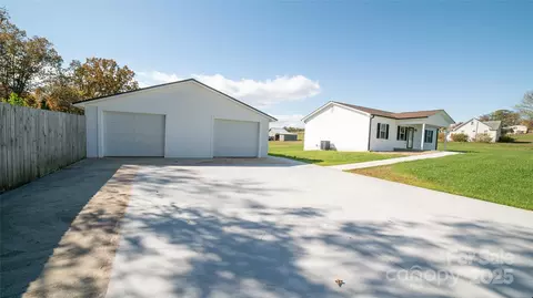 5894 Fisher Davis Rd, Morganton, NC 28655