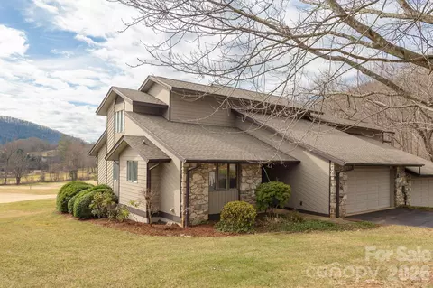 30 La Vista Dr, Mills River, NC 28759