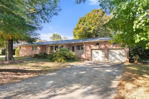 1102 W Elm St, Shelby, NC 28152