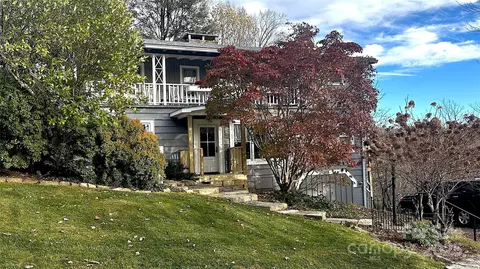 366 Spruce Rd, Blowing Rock, NC 28605