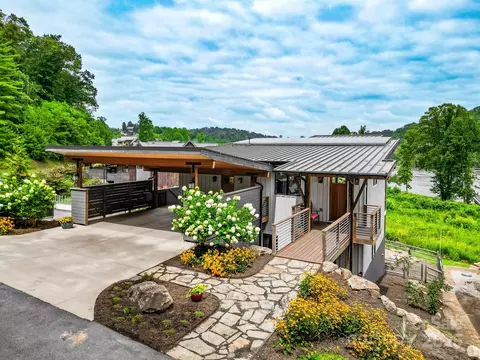 8 Crossvine Aly, Asheville, NC 28804